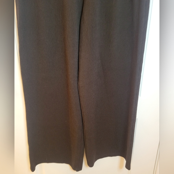 St. John Collection Knit Wide Leg Pants - Picture 2 of 4